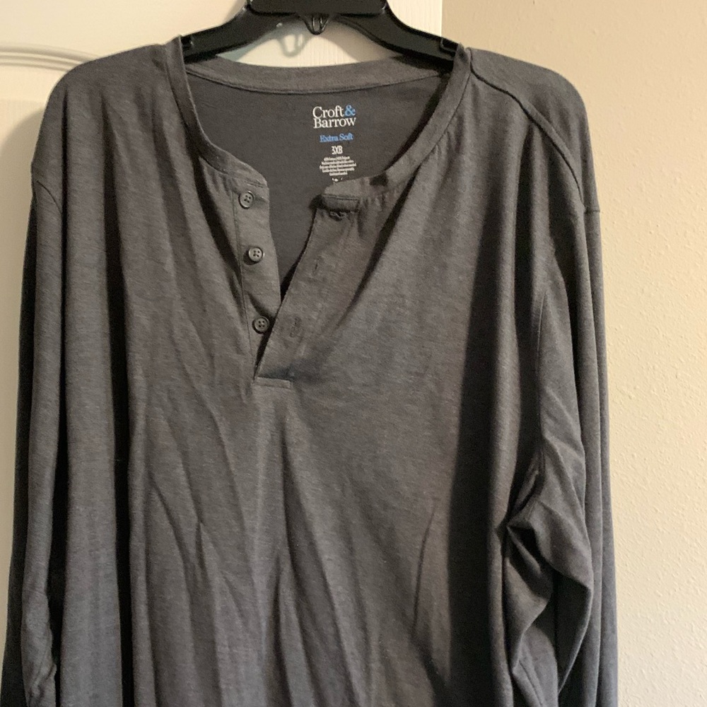 Gray long sleeve Henley tee